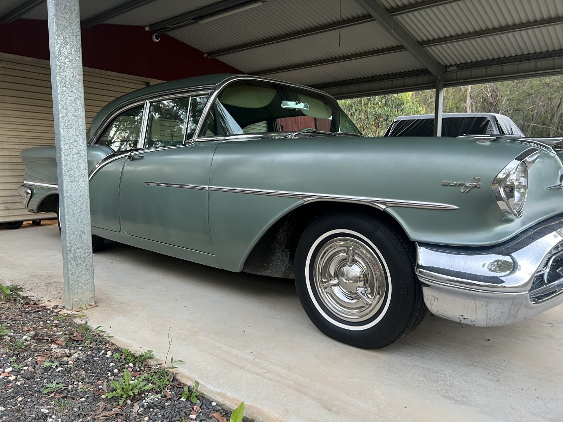 1957 OLDSMOBILE SUPER 88 SEDAN