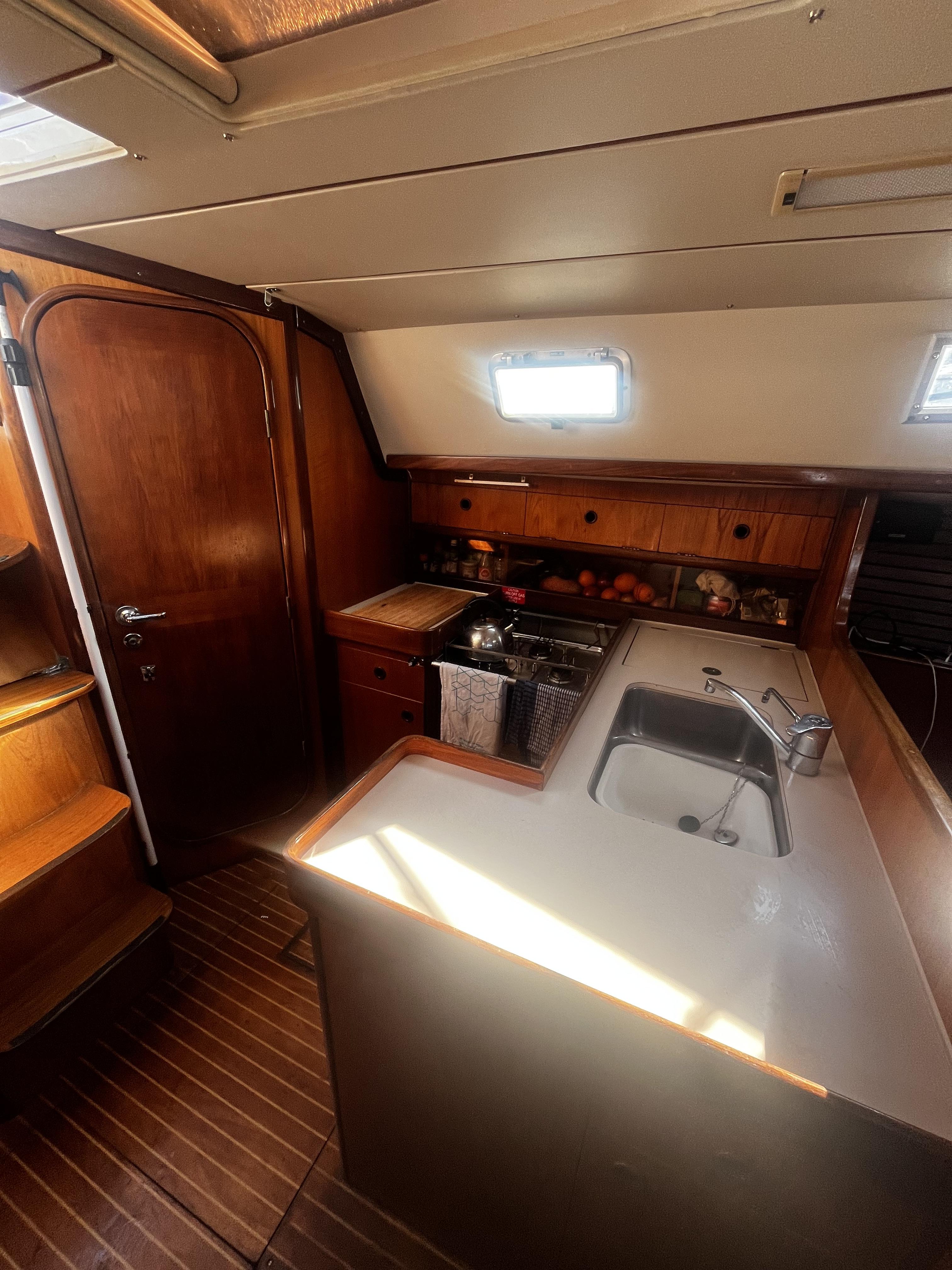 1987 BENETEAU FIRST 375 YACHT