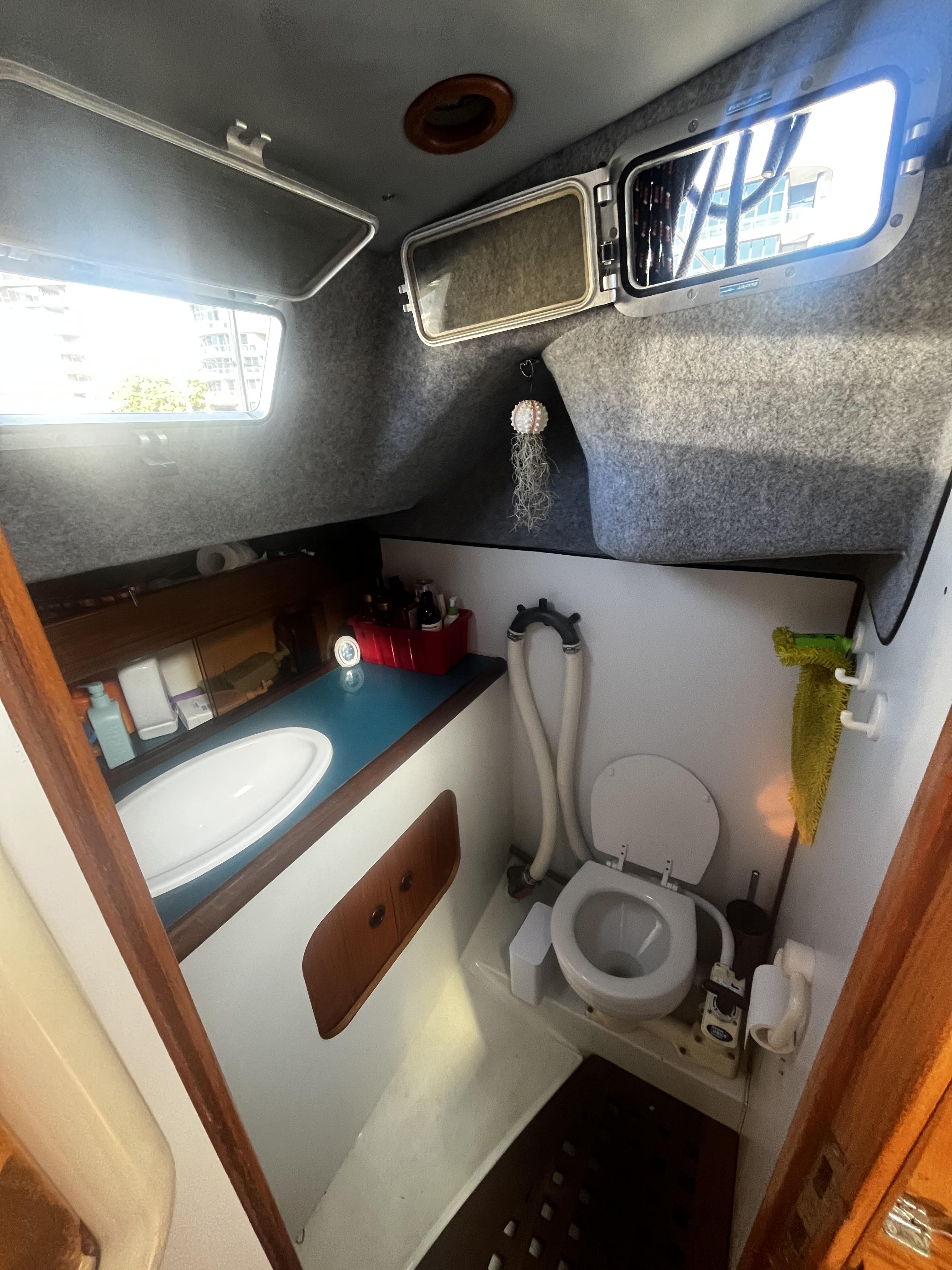 1987 BENETEAU FIRST 375 YACHT