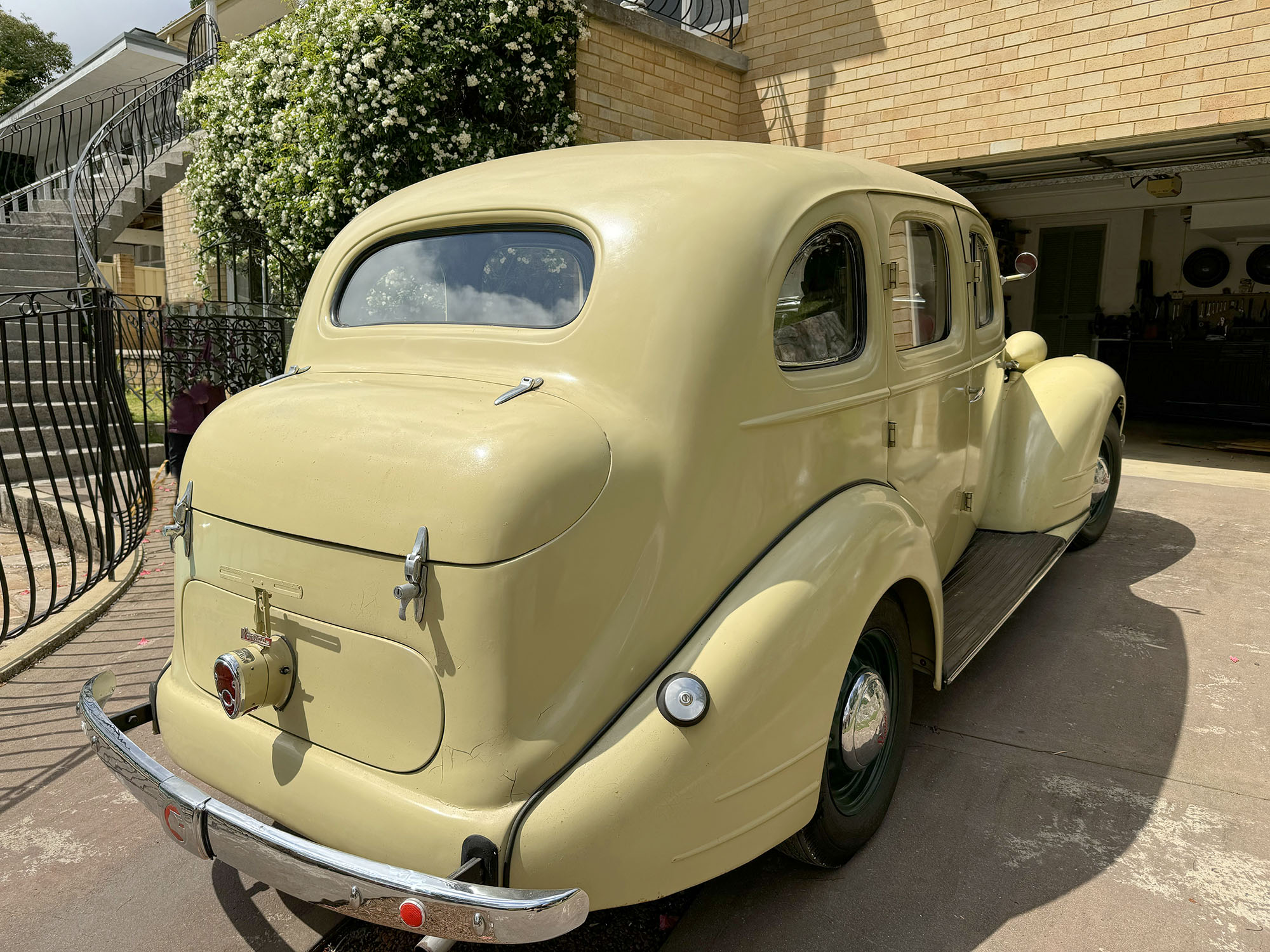 1936 PONTIAC SIX SEDAN