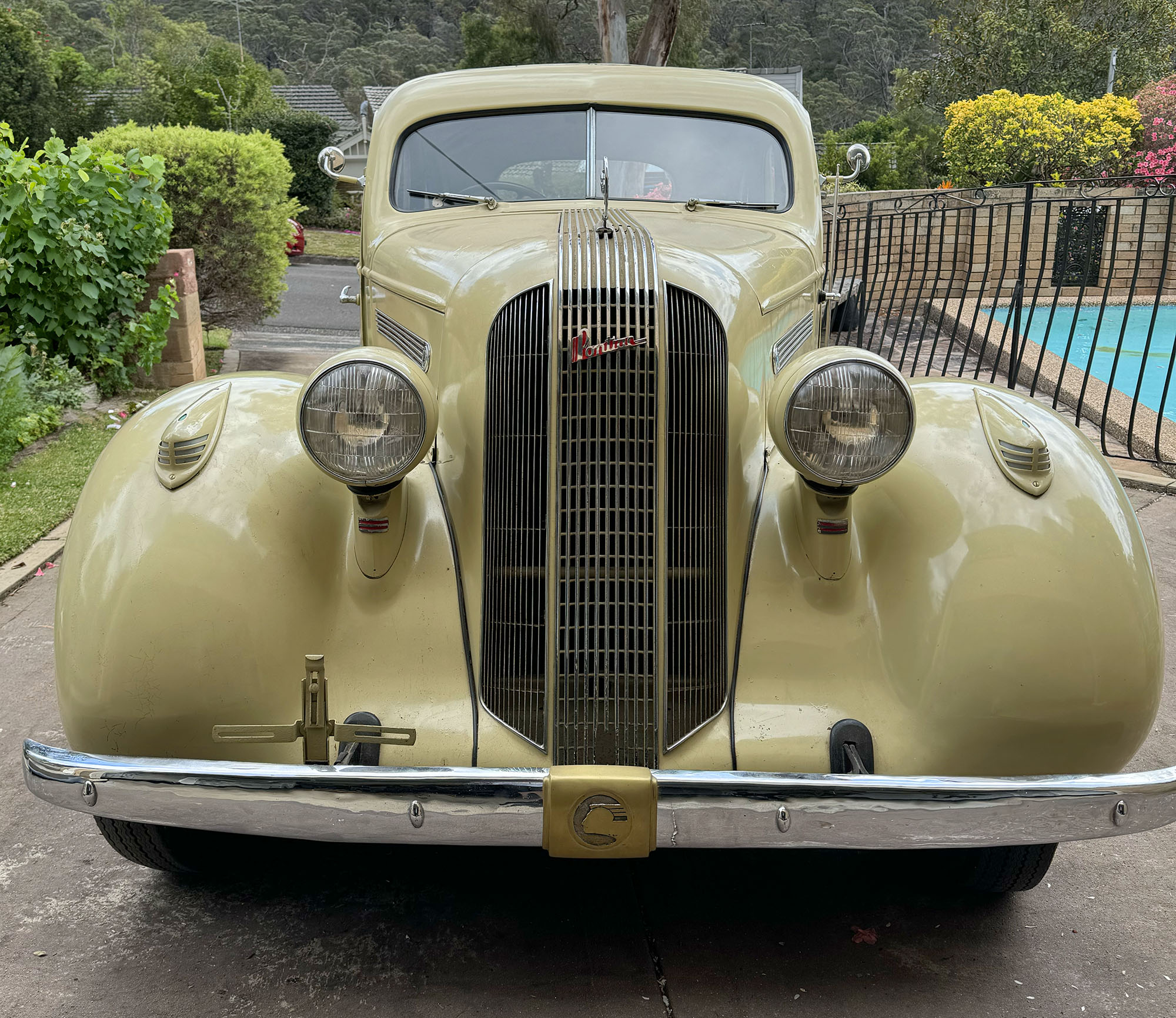 1936 PONTIAC SIX SEDAN