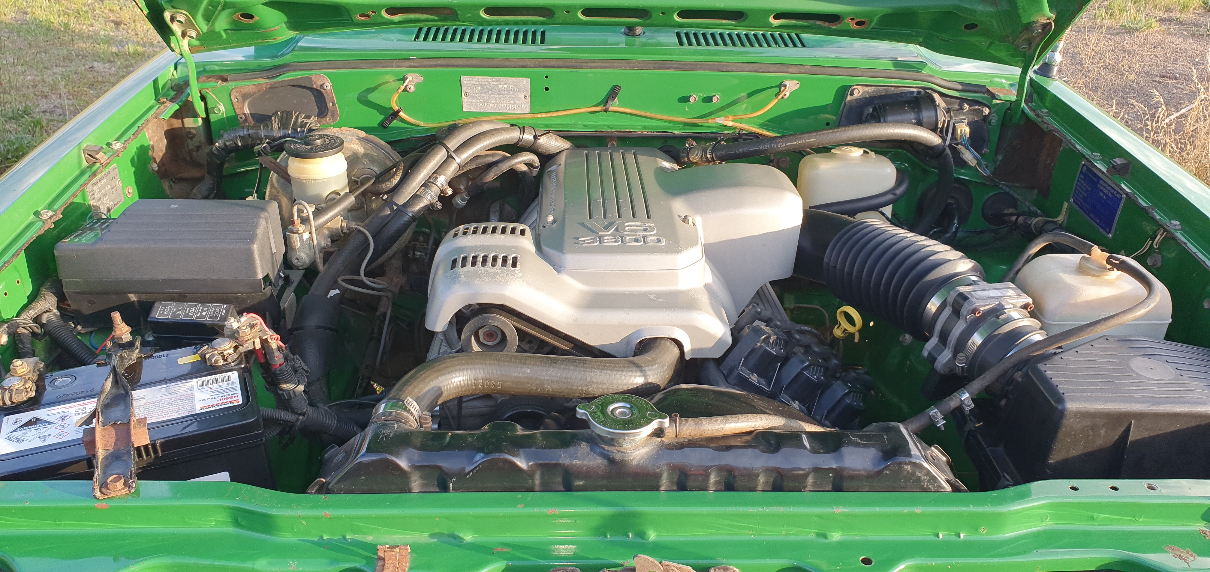 1981 TOYOTA HILUX 4X4 5 SPD MANUAL UTILITY