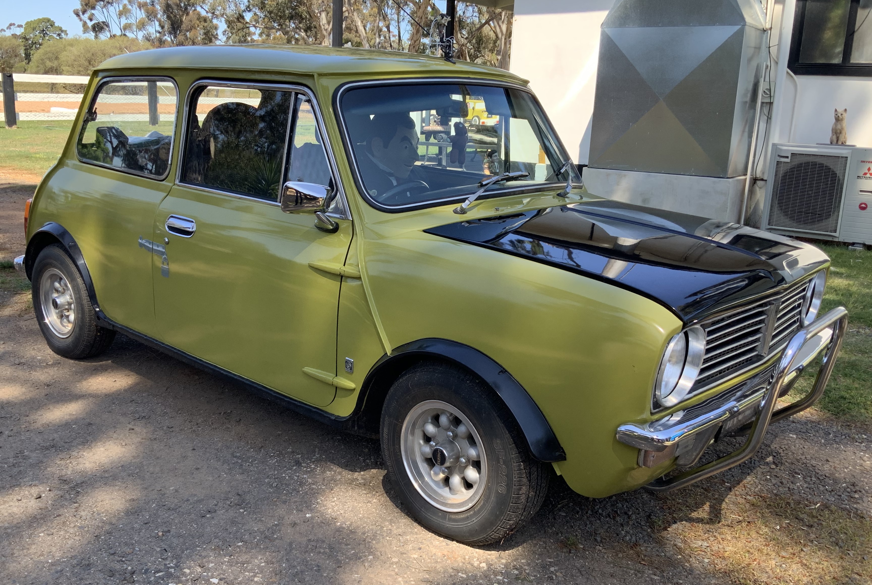 1971 LEYLAND MINI SEDAN