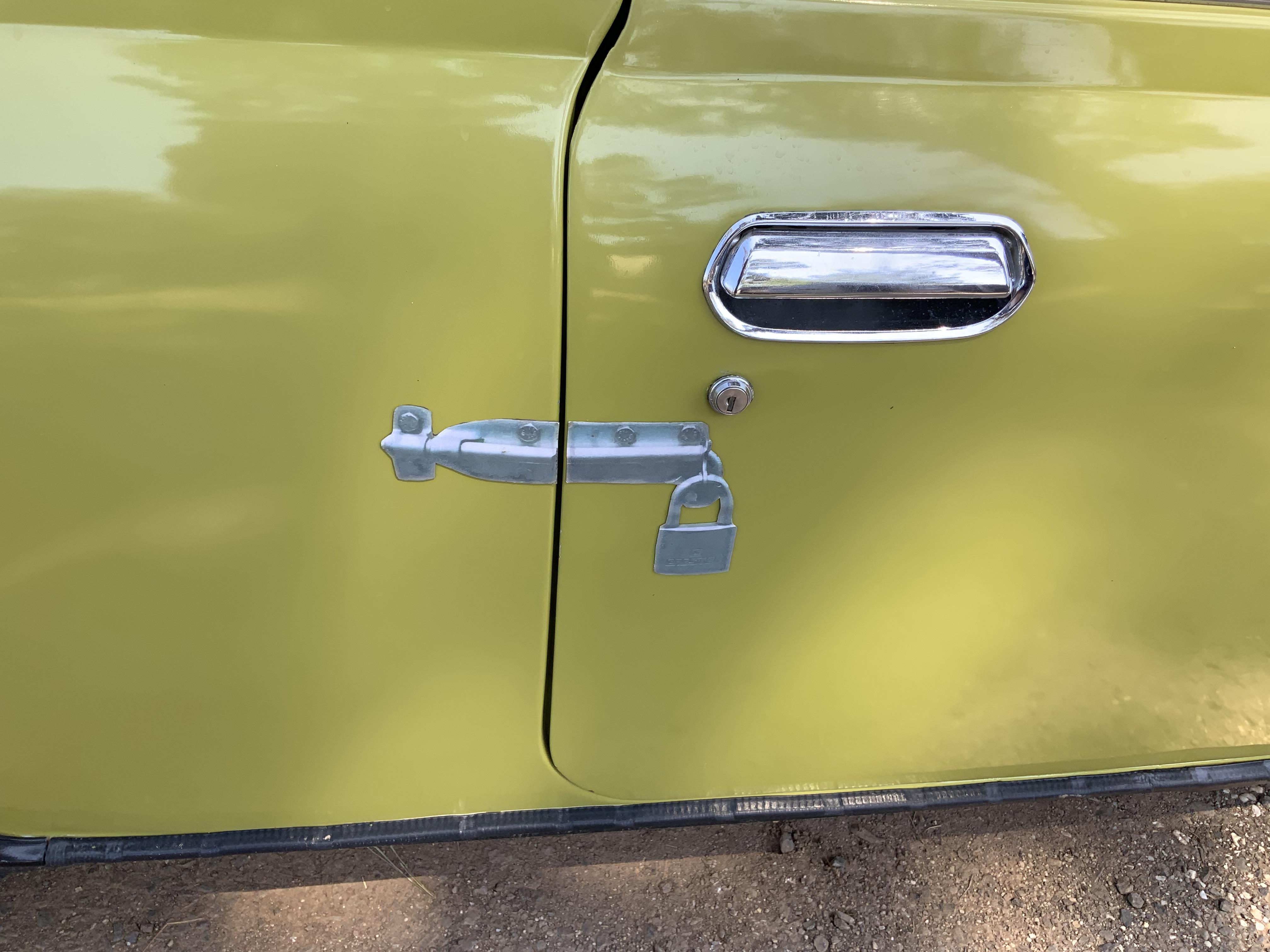 1971 LEYLAND MINI SEDAN