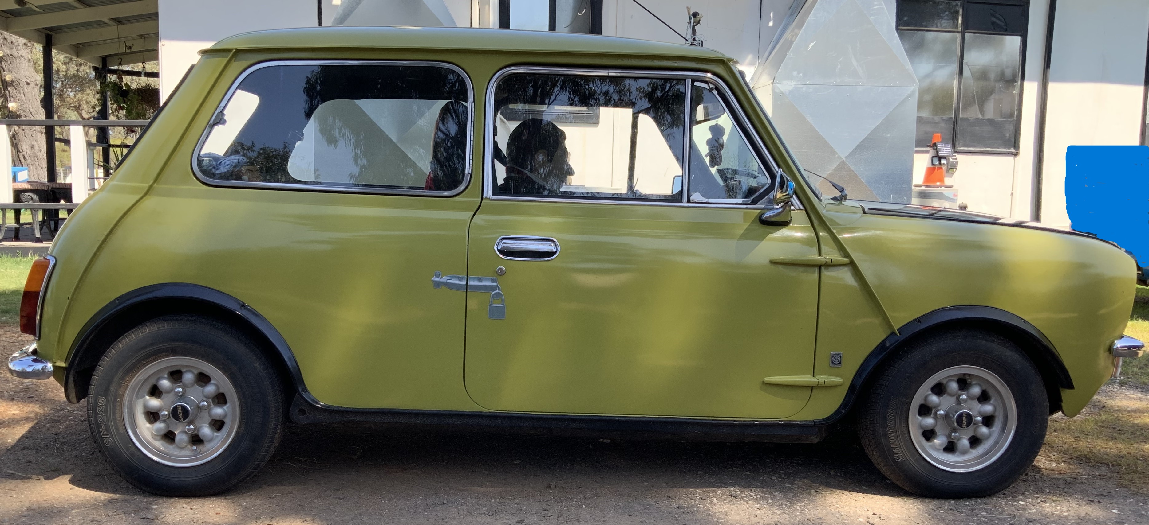 1971 LEYLAND MINI SEDAN