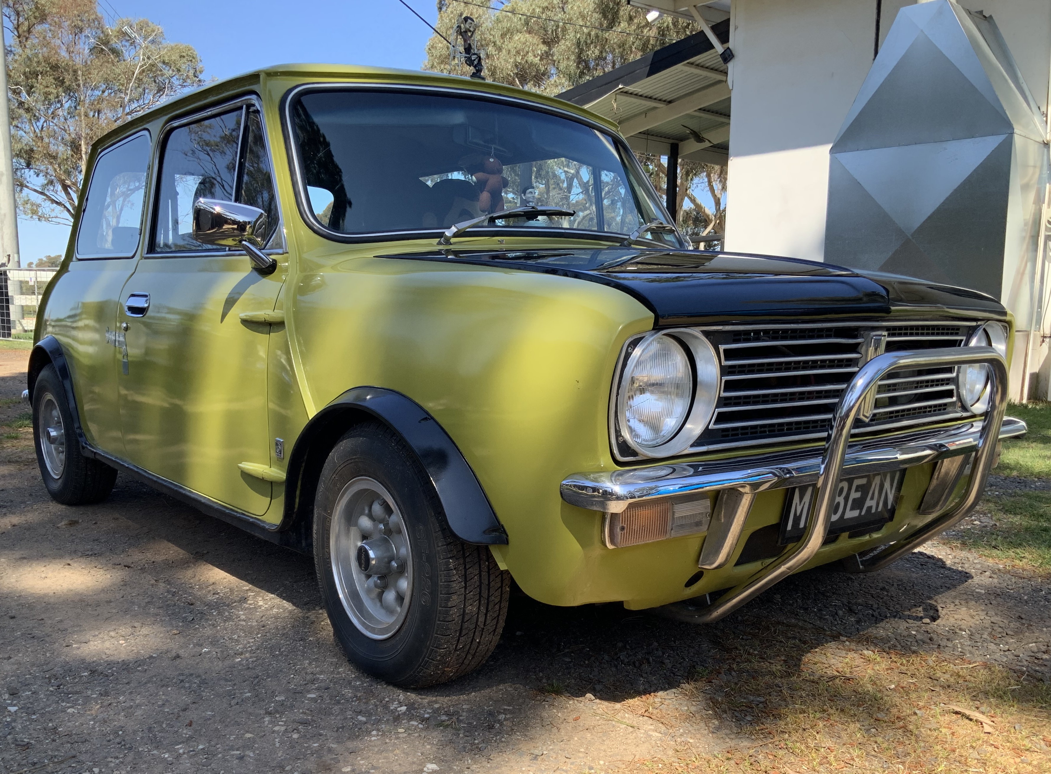 1971 LEYLAND MINI SEDAN