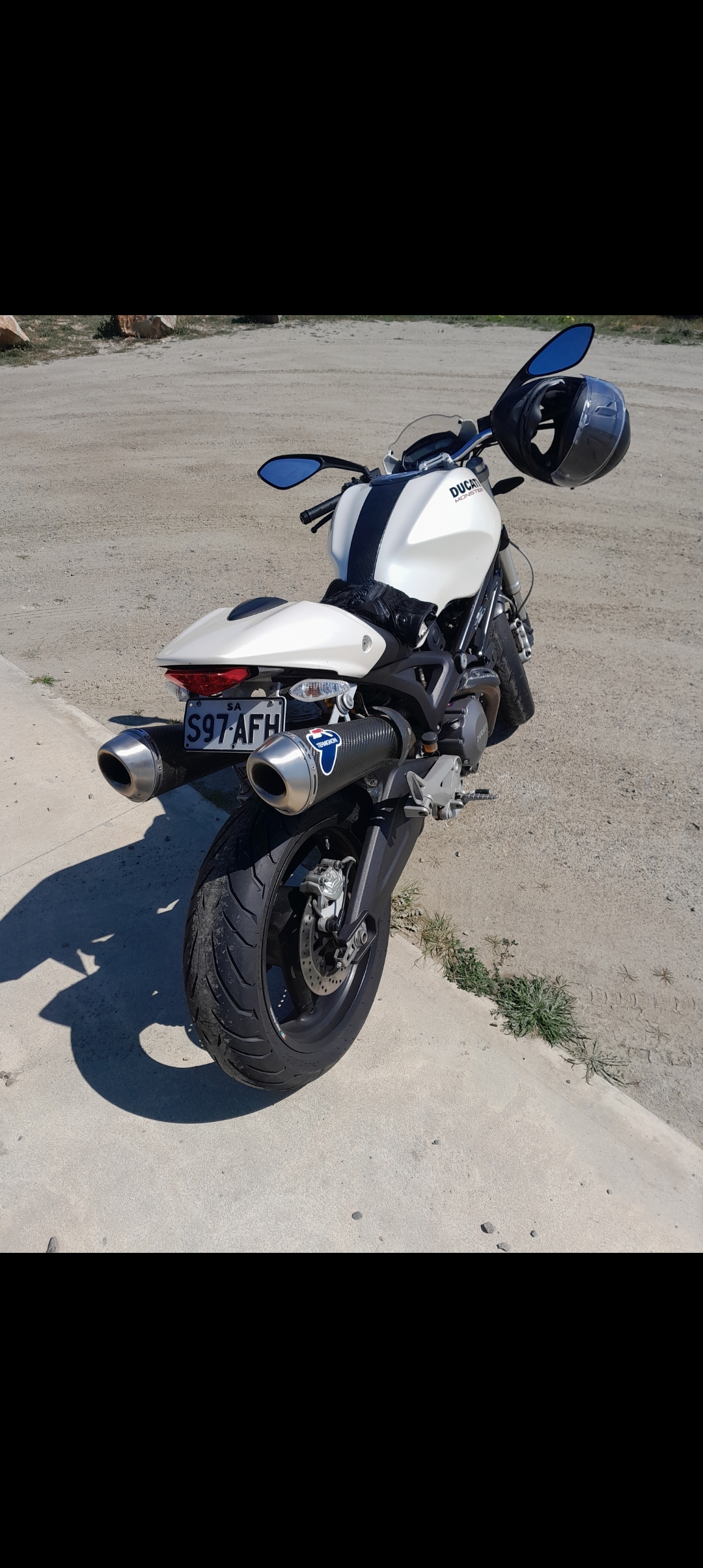 2009 DUCATI MONSTER 696 ROAD