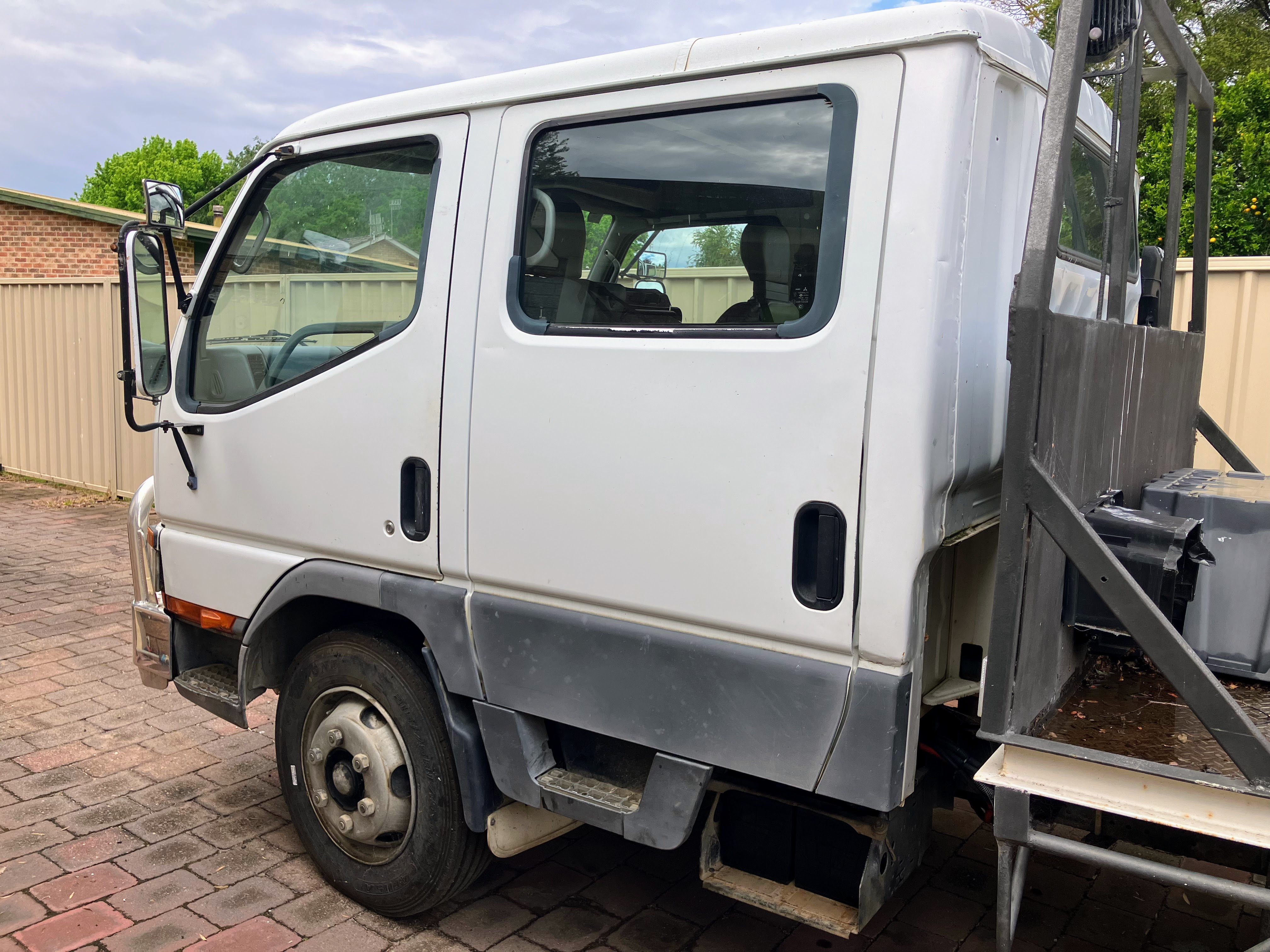 2004 MITSUBISHI CANTER DUAL CAB BEAVER TAIL CAR TRANSPORTER