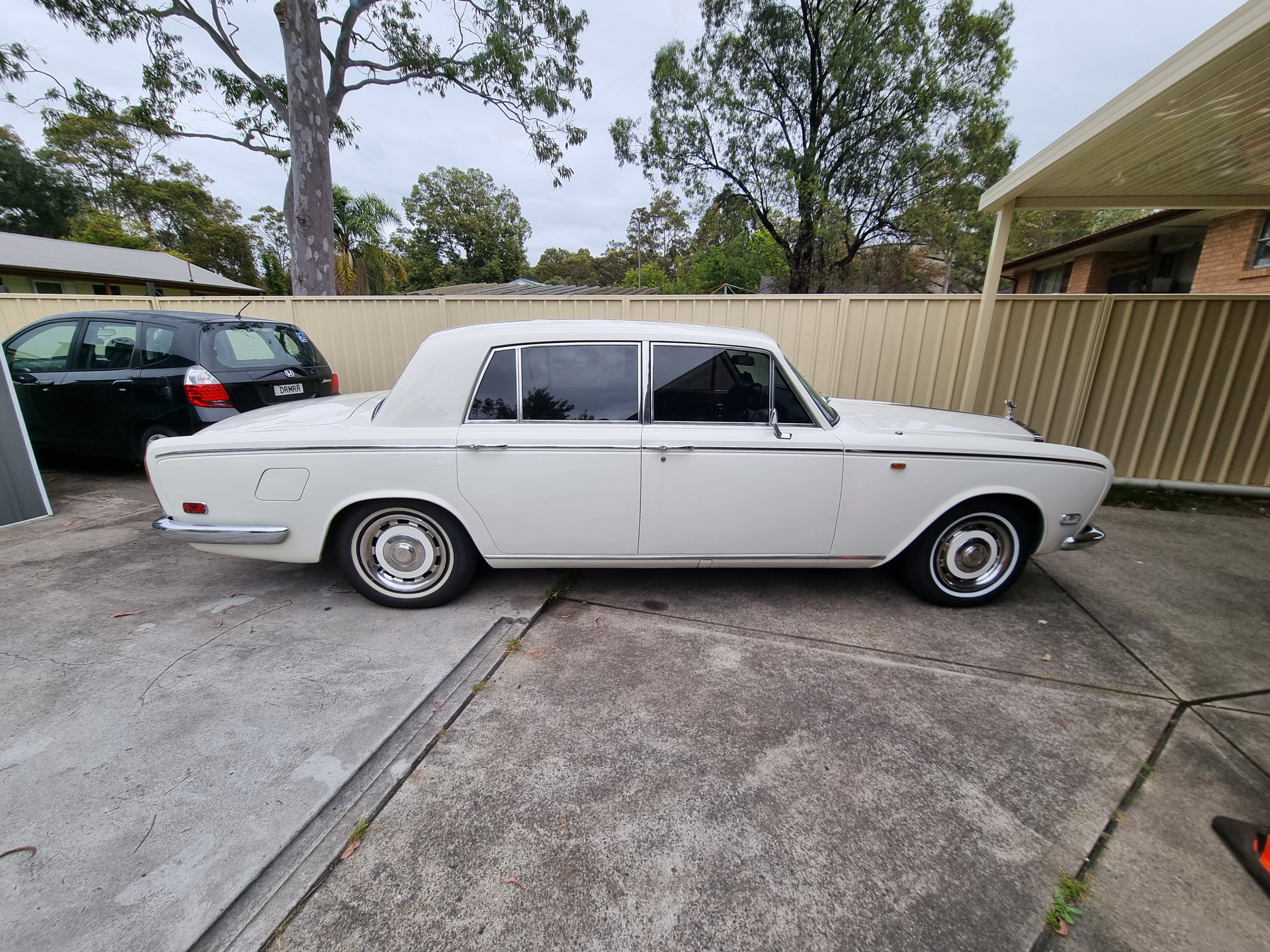 1970 ROLLS-ROYCE SILVER SHADOW 4D SEDAN