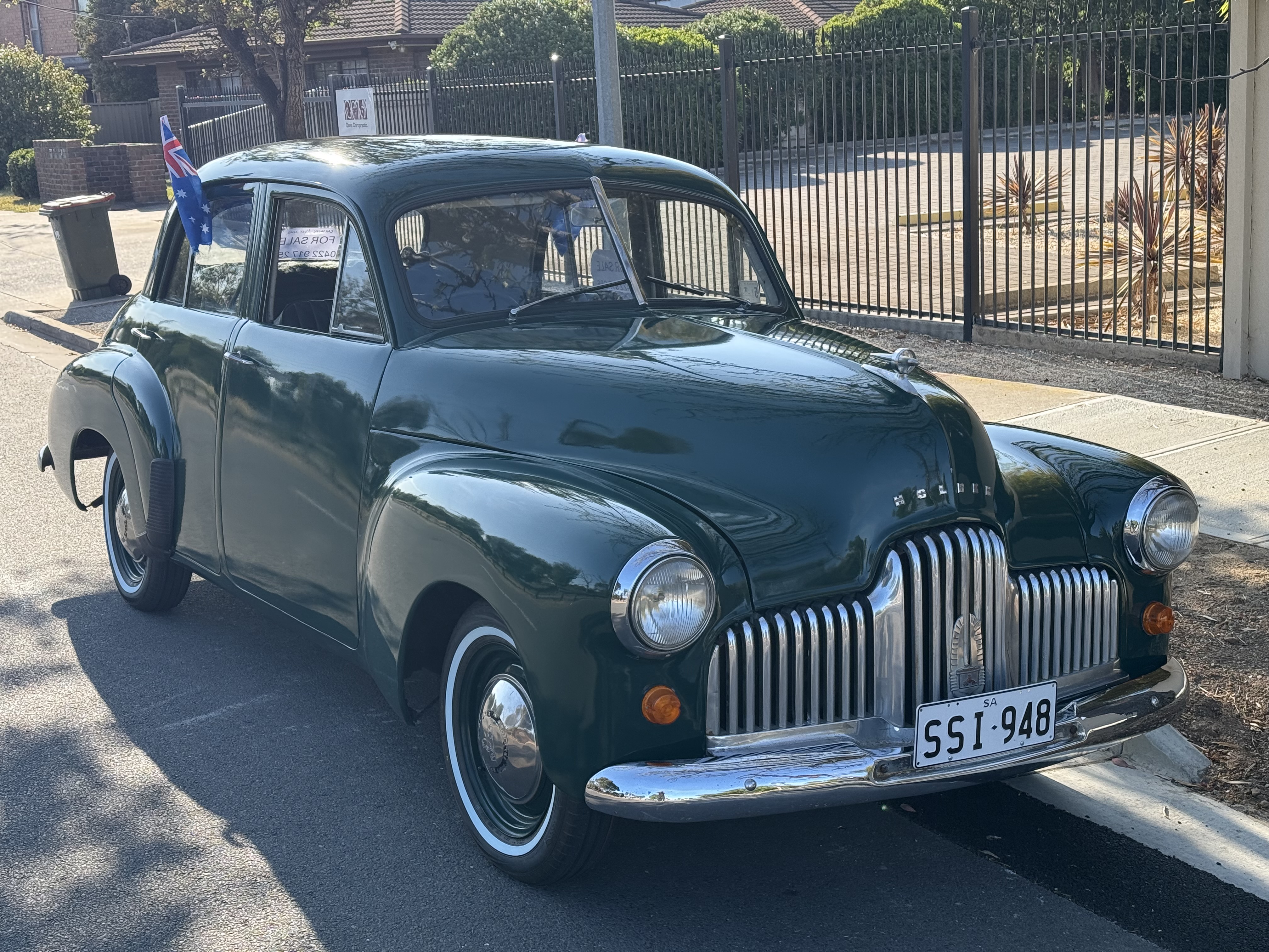 1950 HOLDEN 48-215 FX SEDAN
