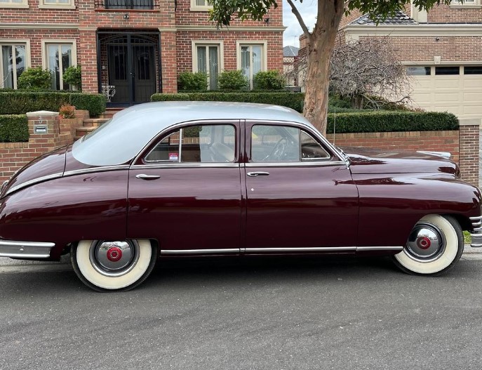 1948 PACKARD DELUXE EIGHT MANUAL SEDAN