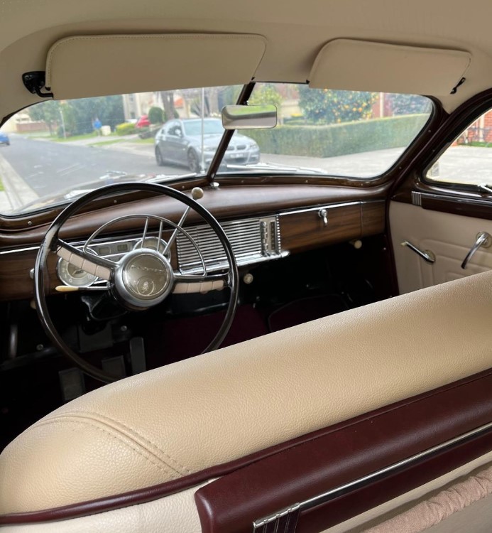 1948 PACKARD DELUXE EIGHT MANUAL SEDAN