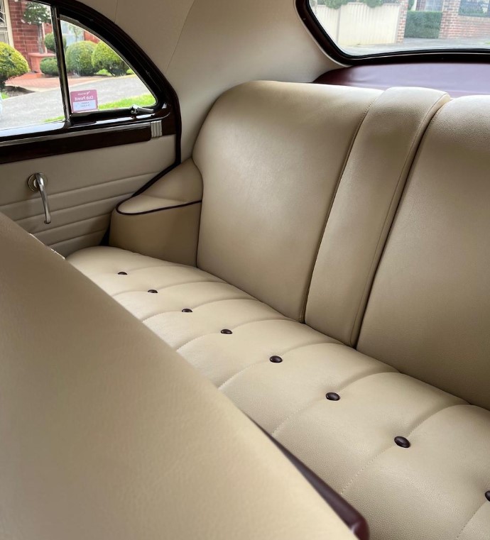 1948 PACKARD DELUXE EIGHT MANUAL SEDAN