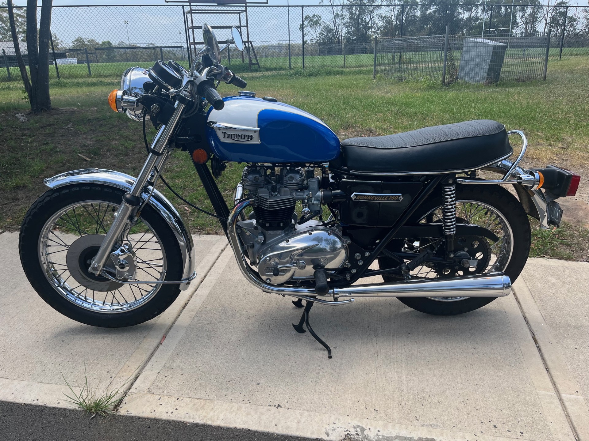 1977 TRIUMPH T140V BONNEVILLE 750 ROAD 