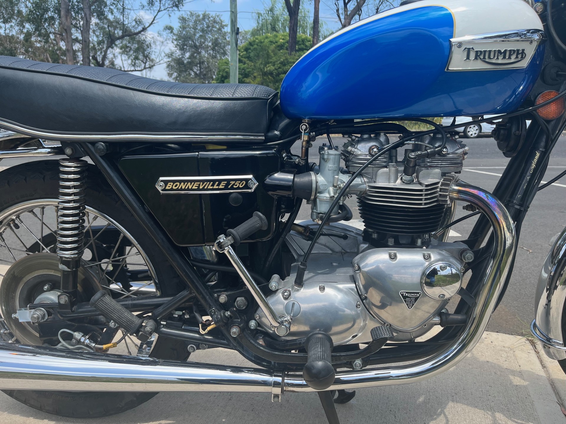 1977 TRIUMPH T140V BONNEVILLE 750 ROAD 