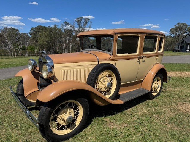 1930 FORD MODEL A TOWN SEDAN