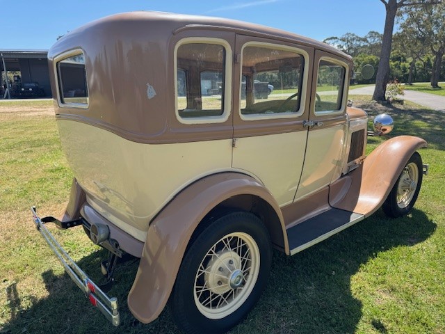 1930 FORD MODEL A TOWN SEDAN