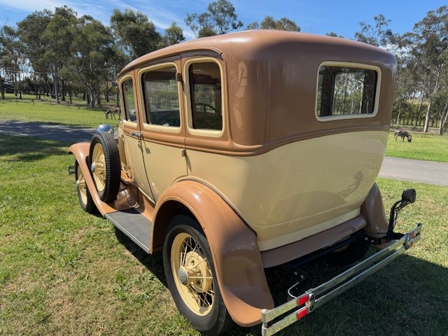 1930 FORD MODEL A TOWN SEDAN