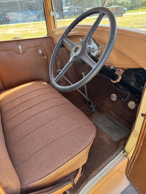 1930 FORD MODEL A TOWN SEDAN