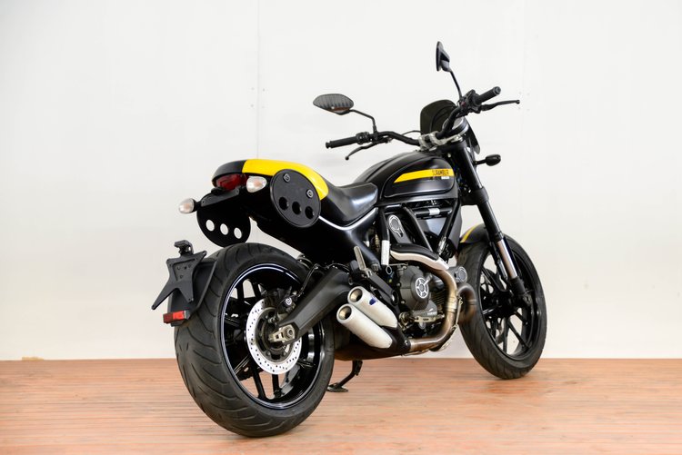 2015 DUCATI SCRAMBLER FULL THROTTLE SPORTS