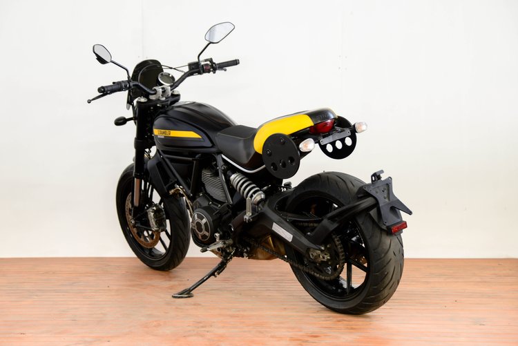 2015 DUCATI SCRAMBLER FULL THROTTLE SPORTS