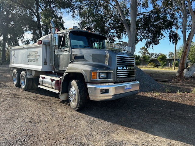 1997 MACK CH TIPPER