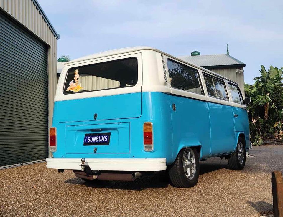 1978 VOLKSWAGEN KOMBI 8 SEATER VAN