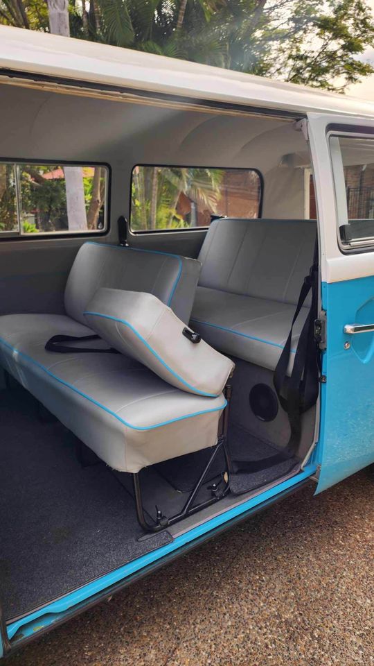 1978 VOLKSWAGEN KOMBI 8 SEATER VAN