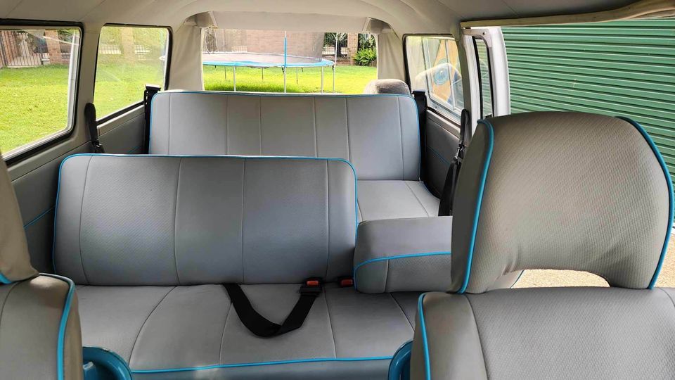 1978 VOLKSWAGEN KOMBI 8 SEATER VAN