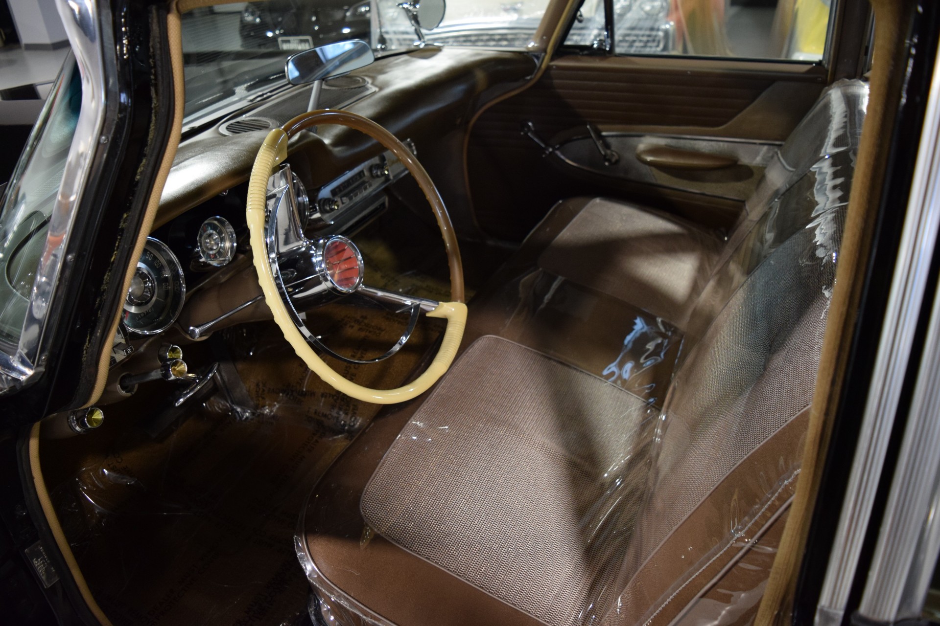 1958 CHRYSLER SARATOGA AUTOMATIC 4D HARDTOP