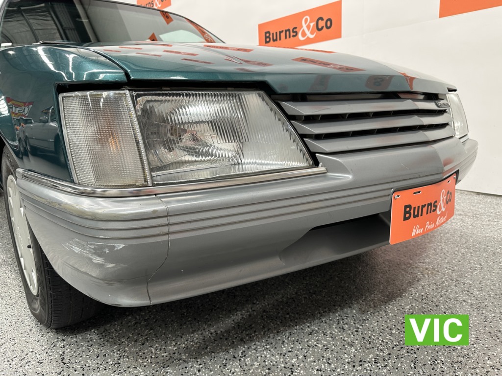 1985 HOLDEN COMMODORE VK SL 3 SP AUTOMATIC 4D SEDAN