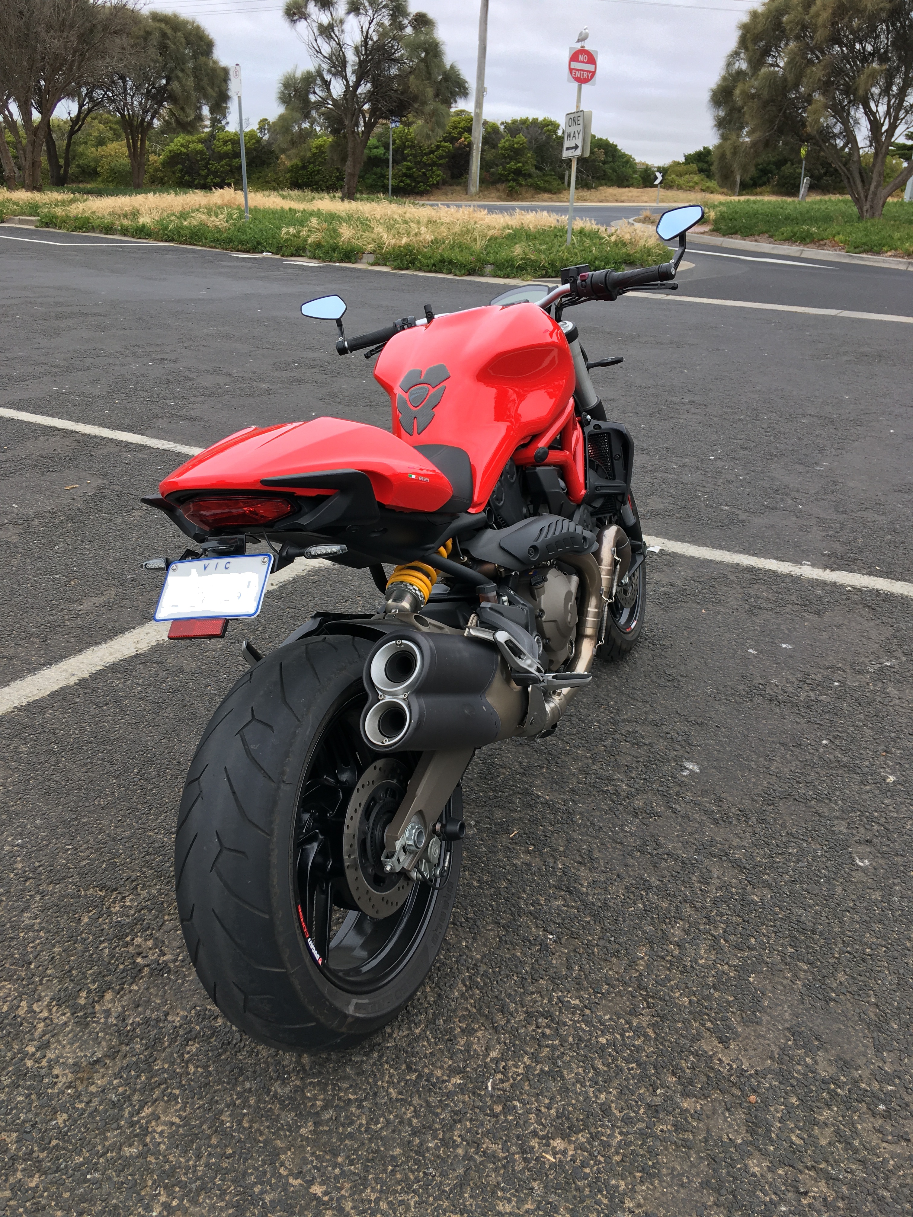 2015 DUCATI MONSTER 821 ROAD