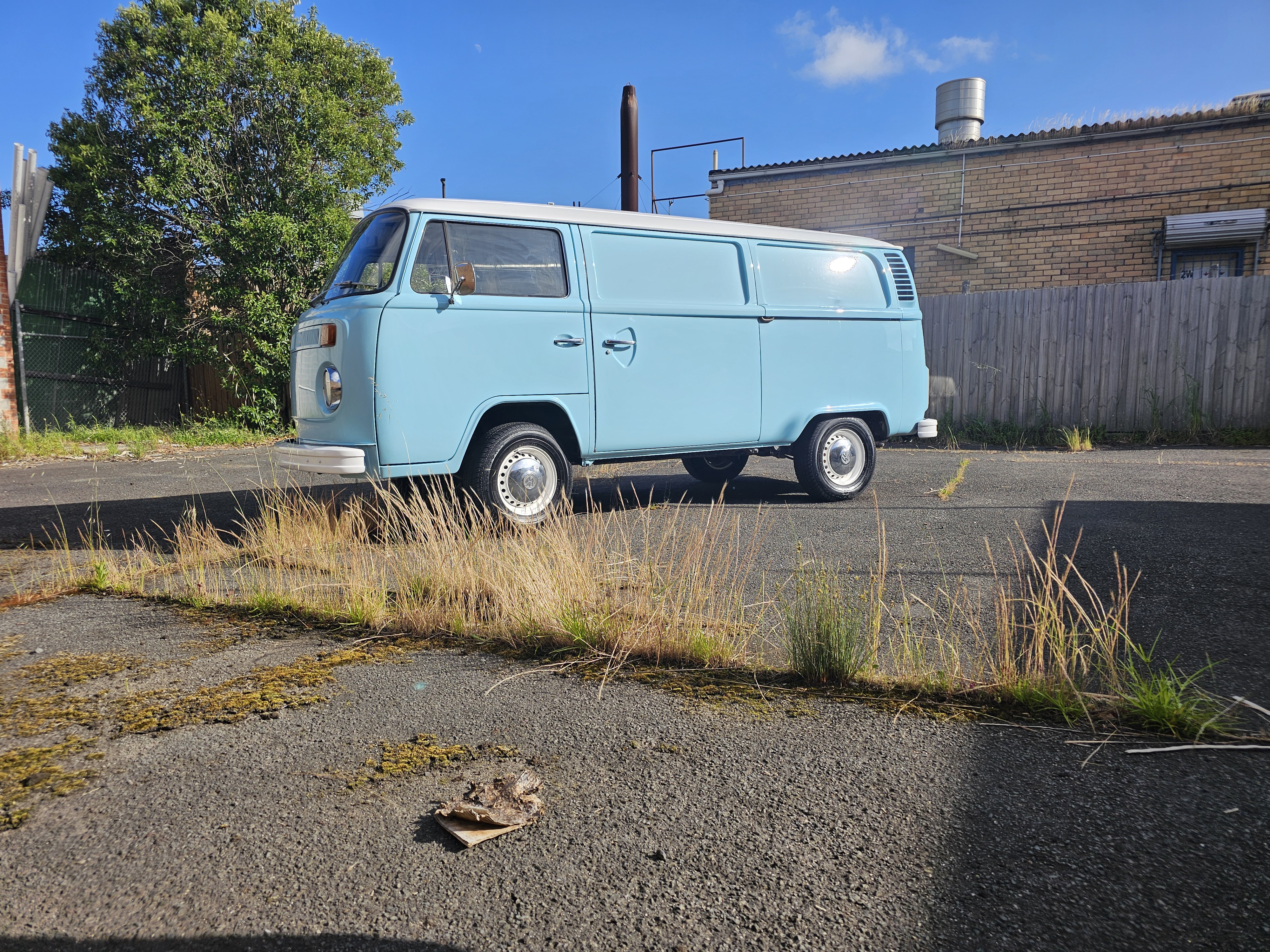 1976 VOLKSWAGEN KOMBI 4 SP MANUAL VAN