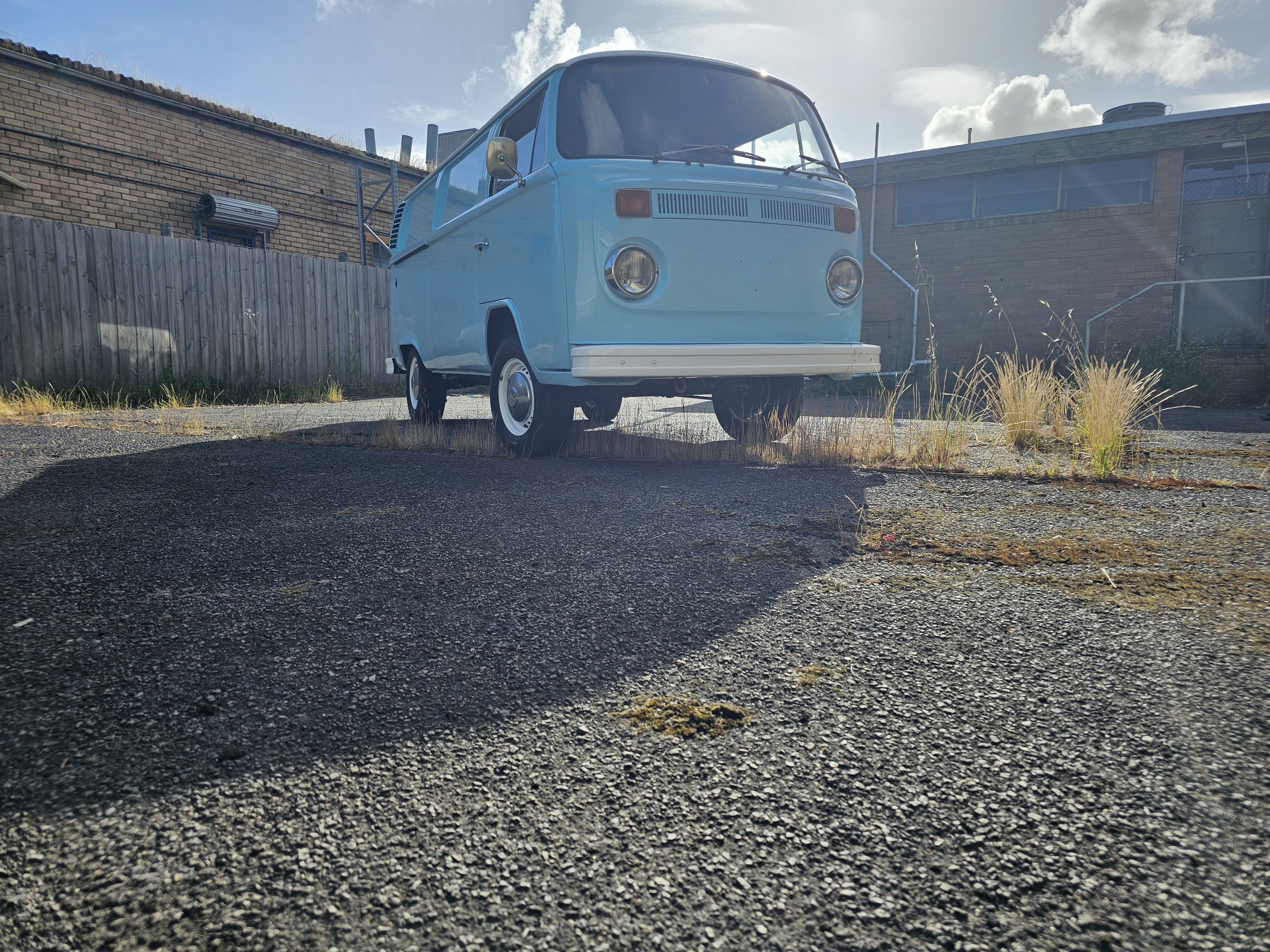 1976 VOLKSWAGEN KOMBI 4 SP MANUAL VAN