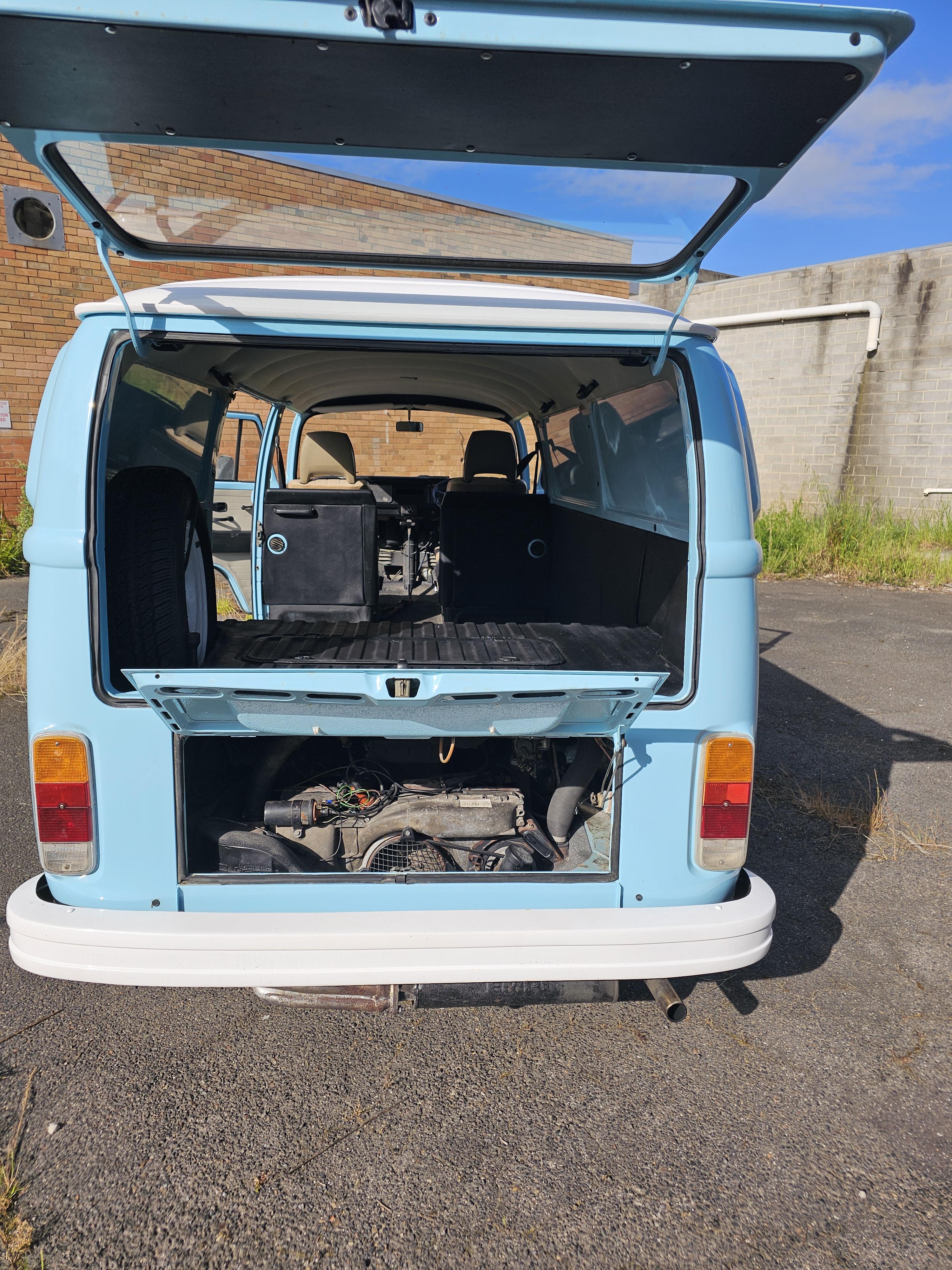 1976 VOLKSWAGEN KOMBI 4 SP MANUAL VAN