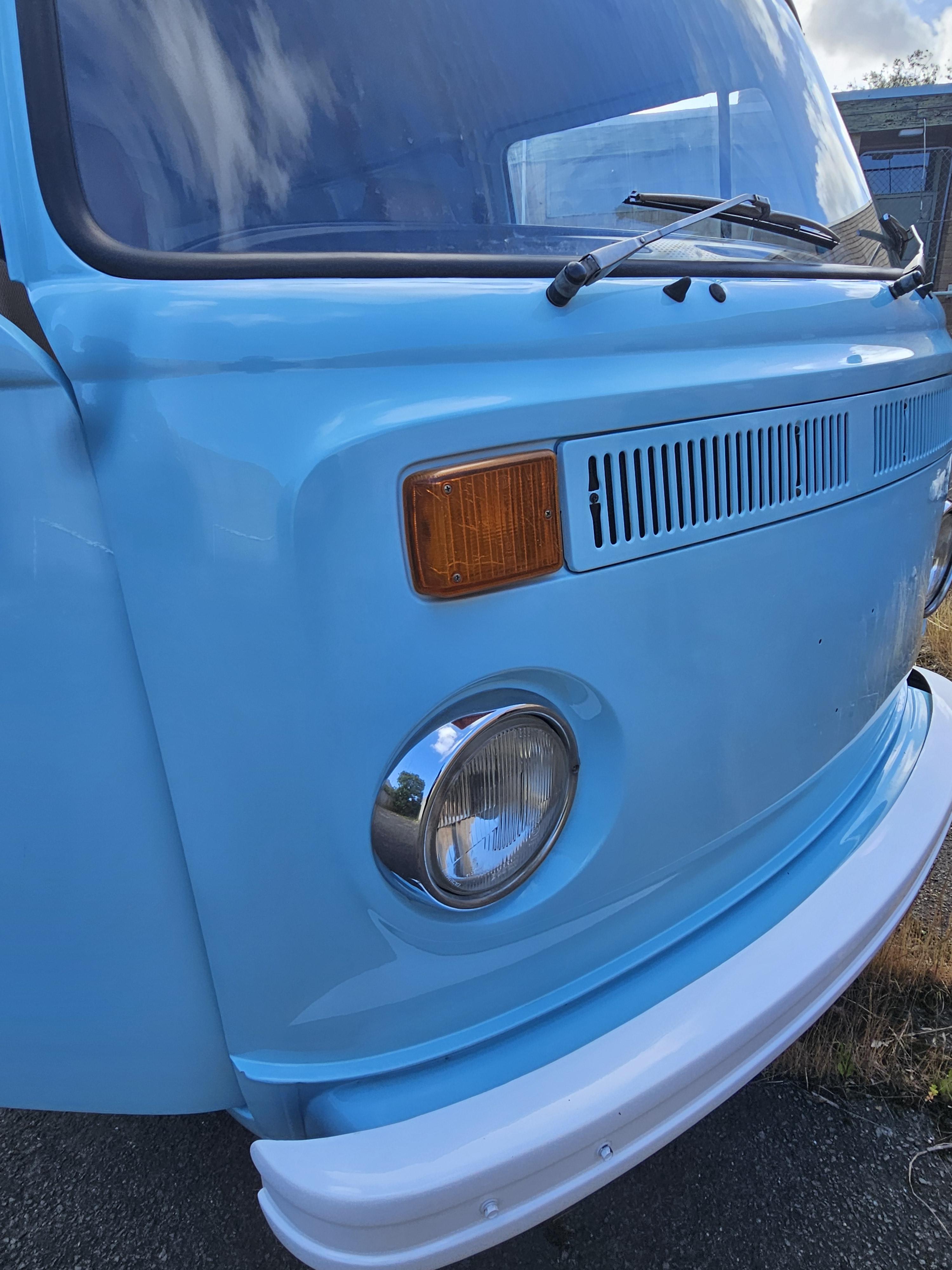 1976 VOLKSWAGEN KOMBI 4 SP MANUAL VAN