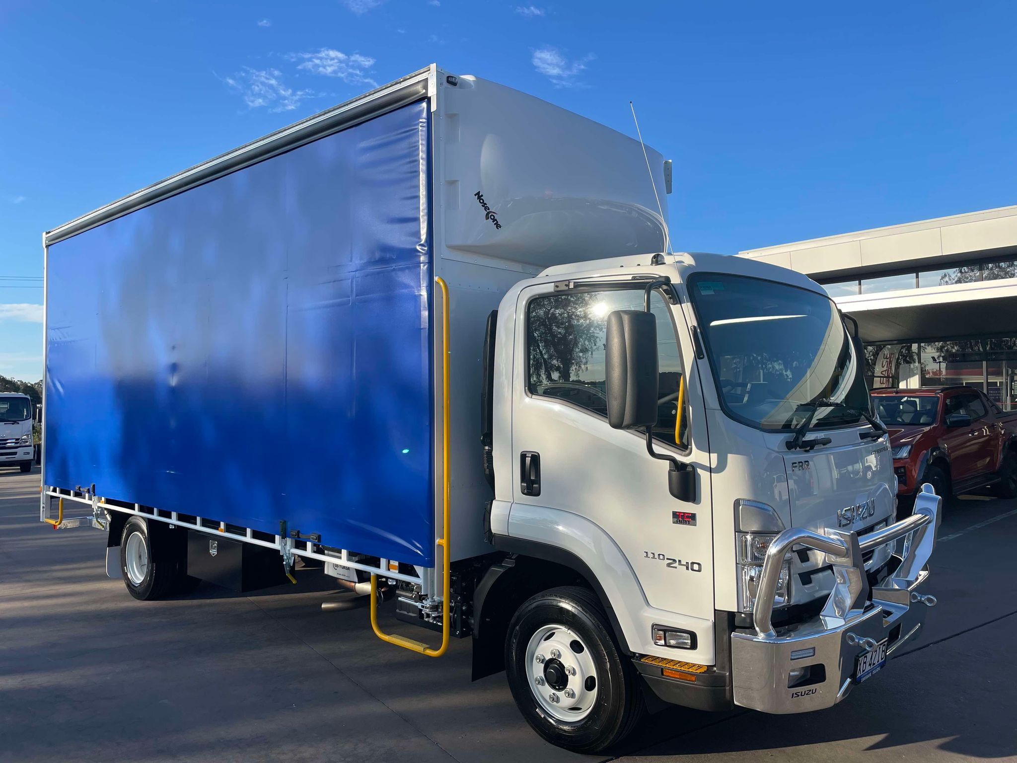 2023 ISUZU FRR 10 PALLET CURTAINSIDER