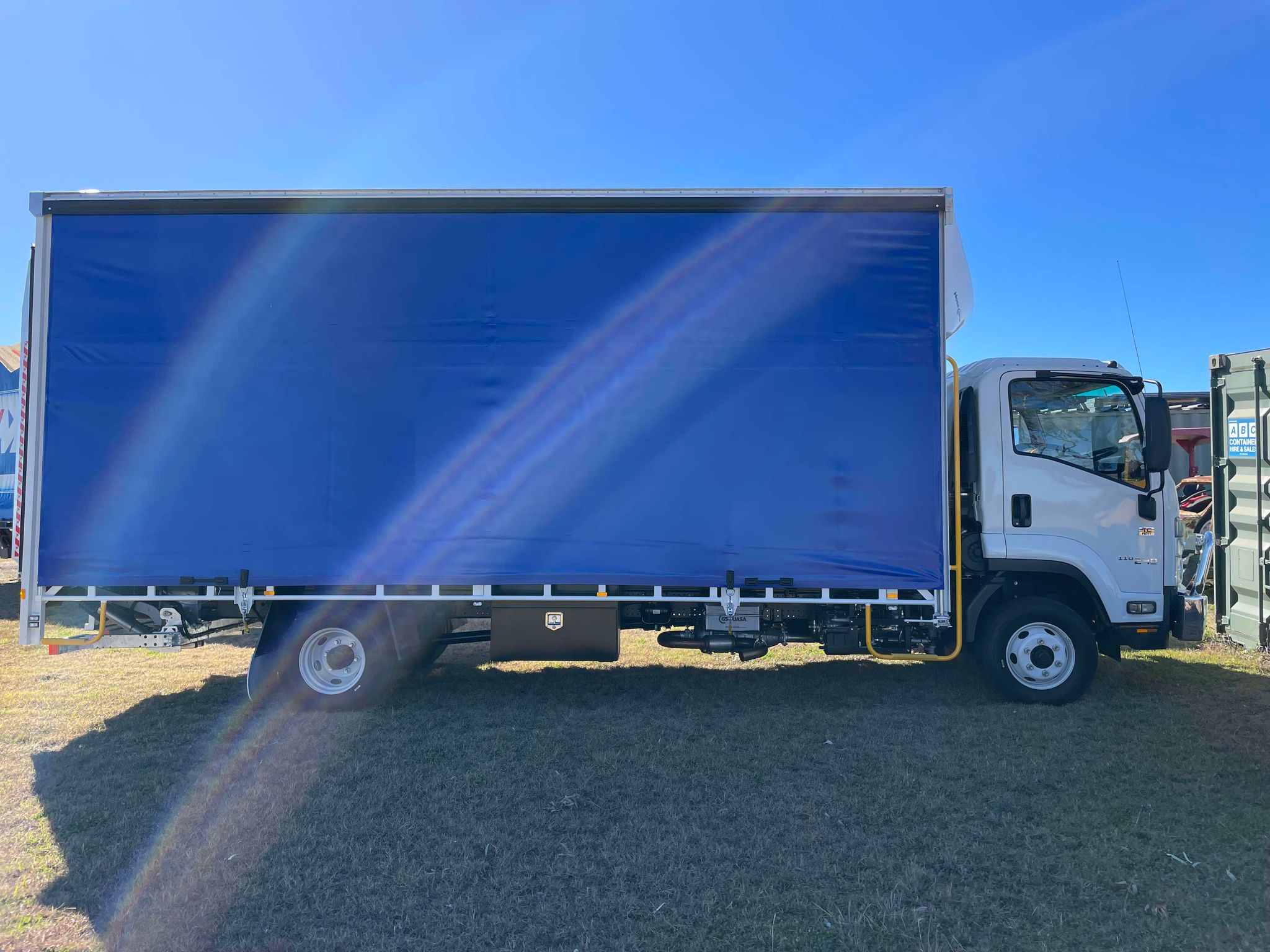 2023 ISUZU FRR 10 PALLET CURTAINSIDER
