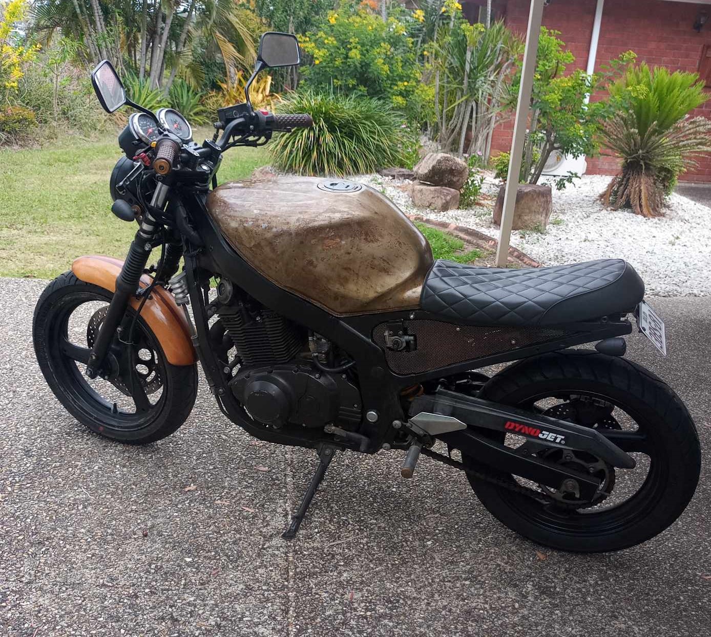 2005 SUZUKI GS500 ROAD