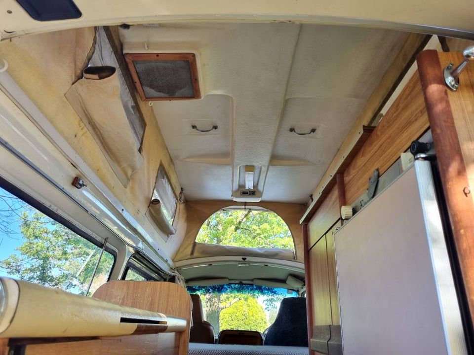 1983 NISSAN URVAN POP TOP CAMPERVAN