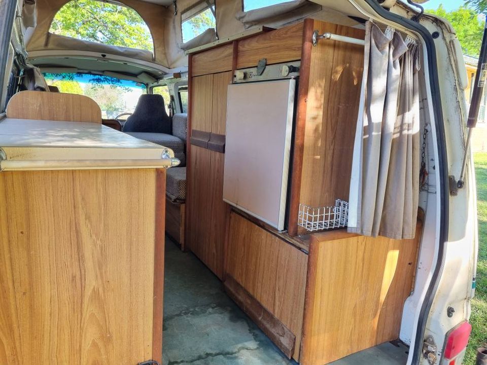 1983 NISSAN URVAN POP TOP CAMPERVAN