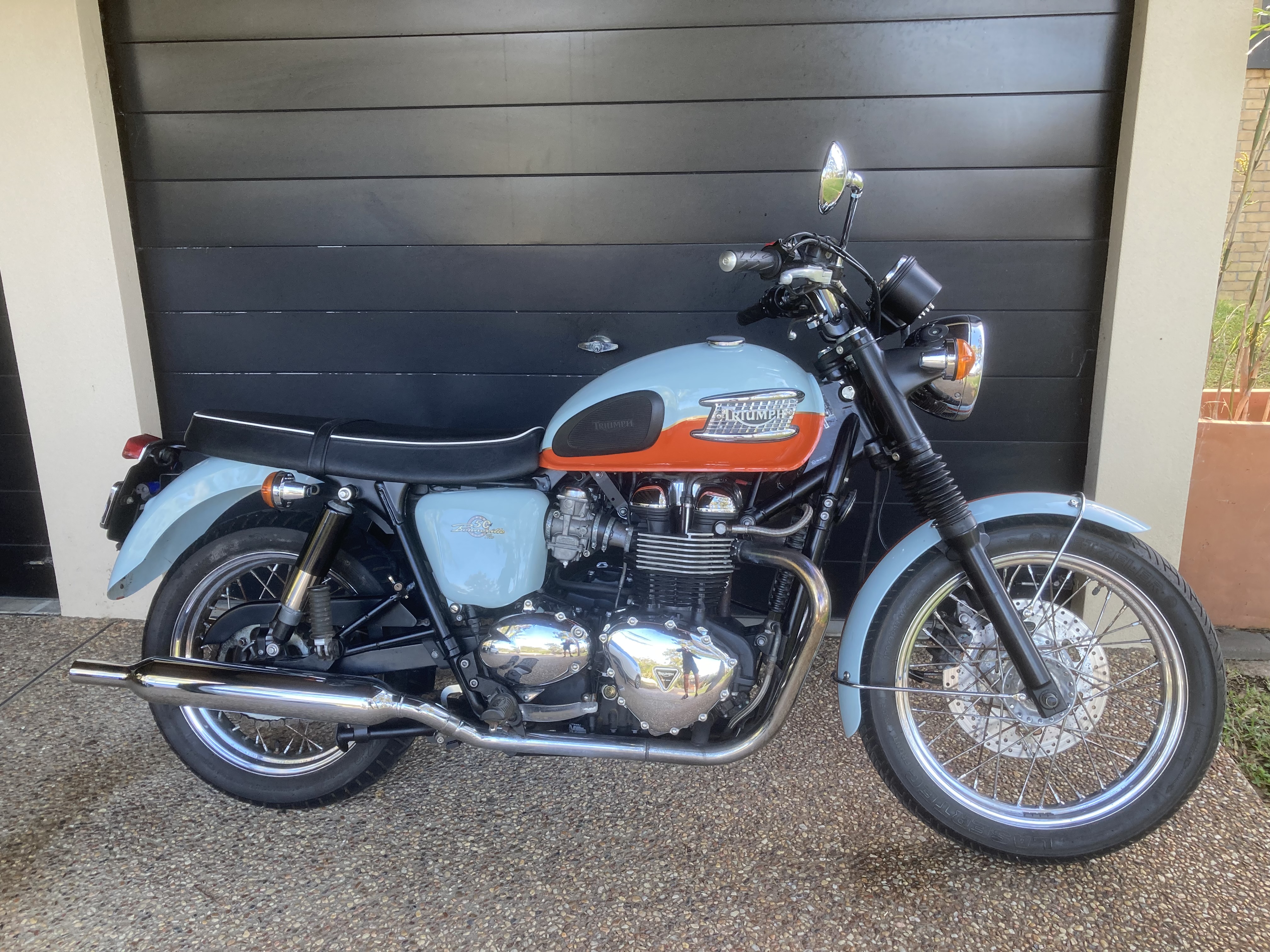 2009 TRIUMPH BONNEVILLE T100 ROAD