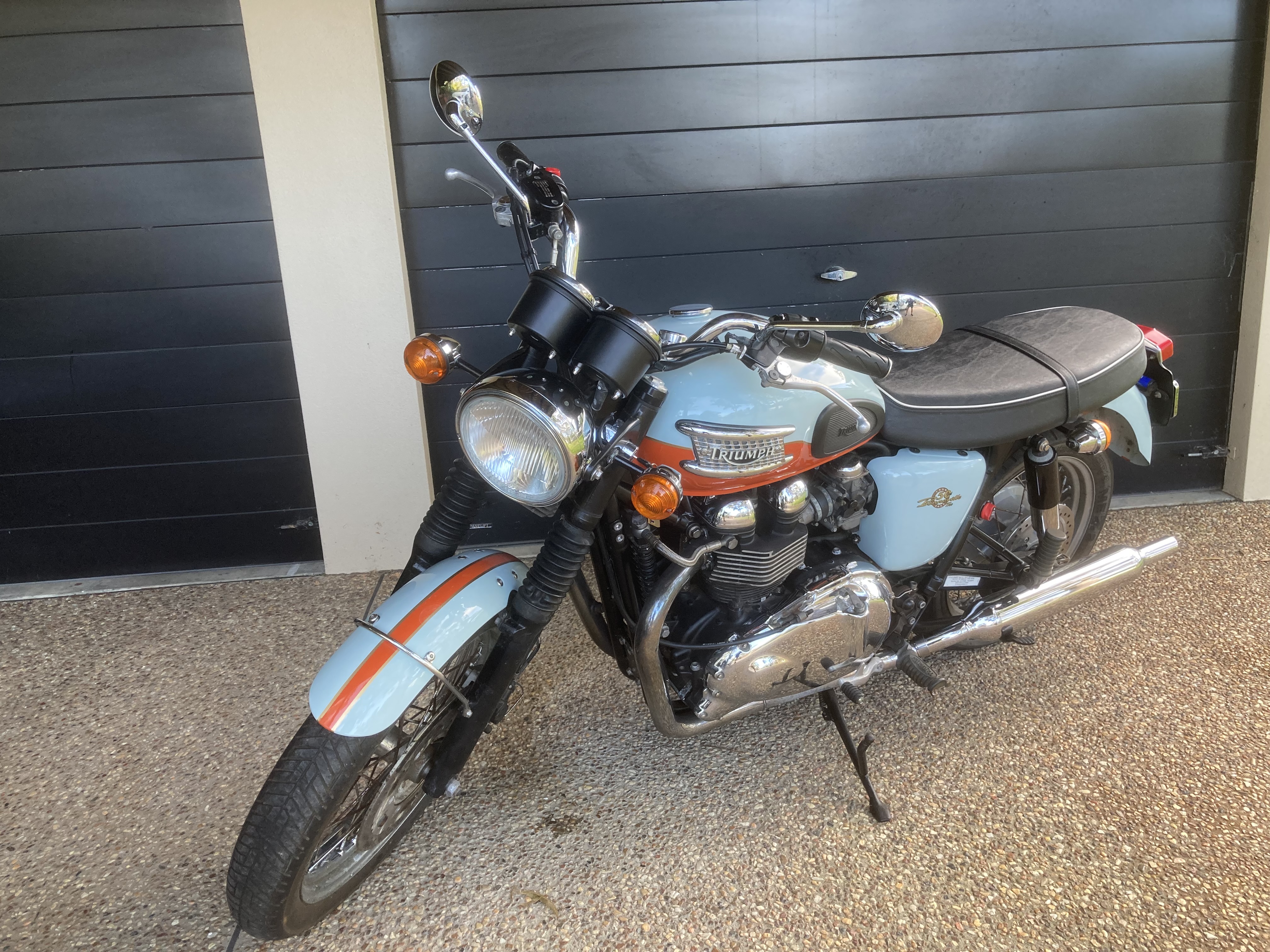 2009 TRIUMPH BONNEVILLE T100 ROAD