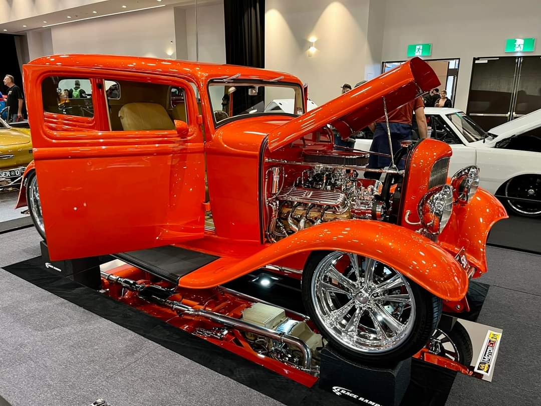 1932 FORD TUDOR HOT ROD