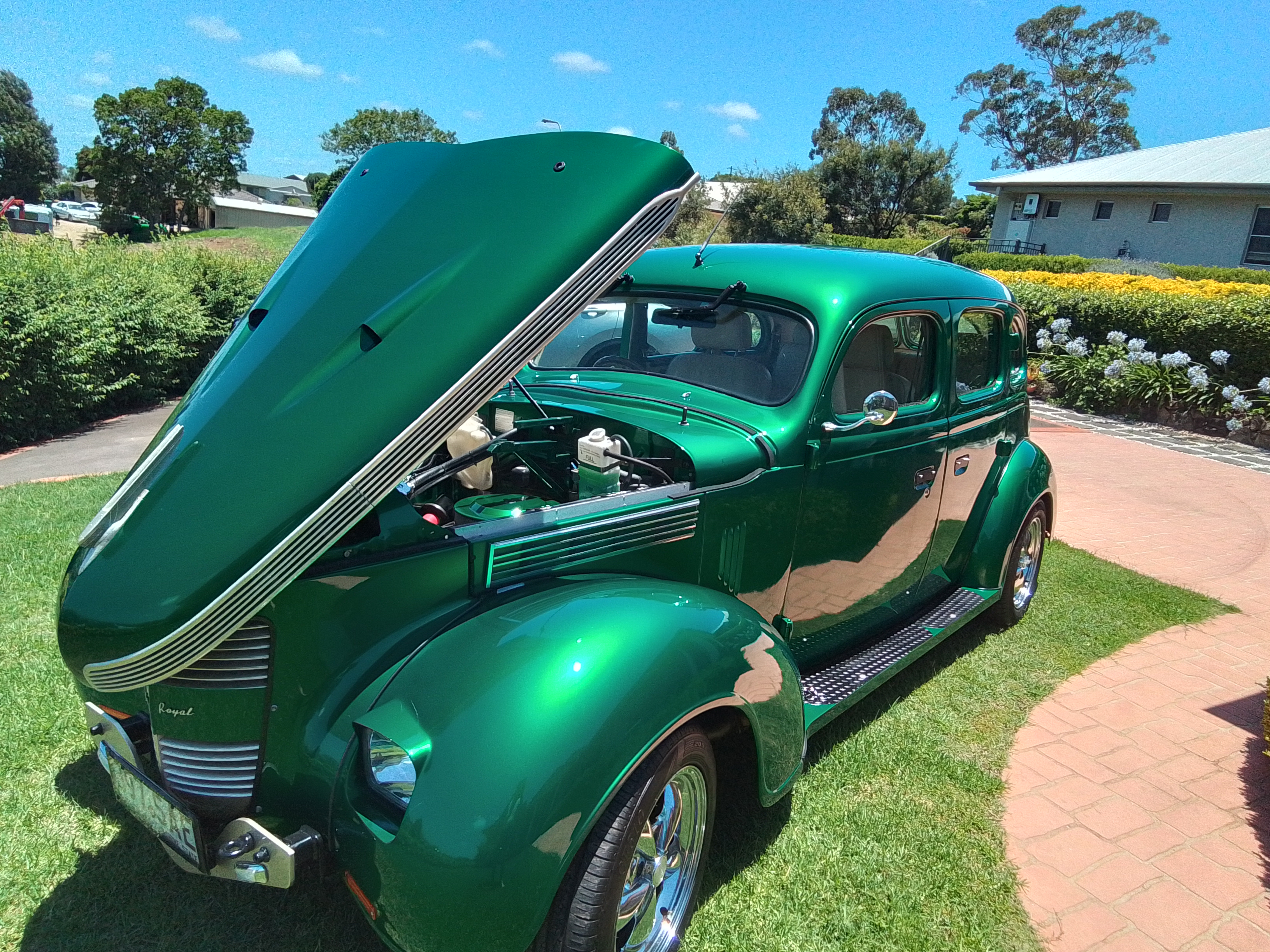 1937 CHRYSLER ROYAL RODDED SEDAN