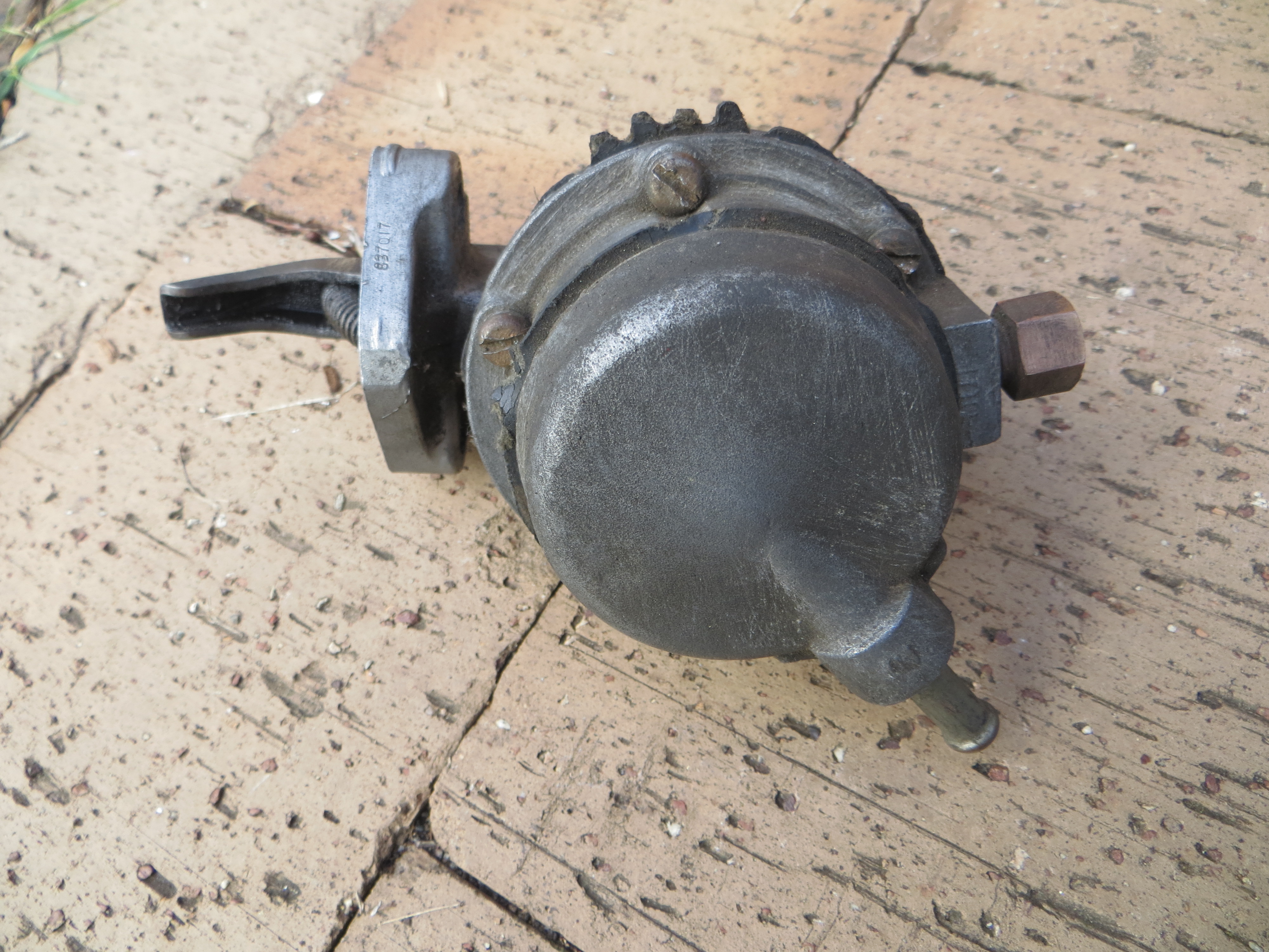 VALIANT CHRYSLER EMAIL 6 CYLINDER FUEL PUMP