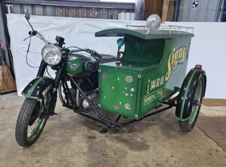 1951 BSA A10 GOLDEN FLASH ROAD