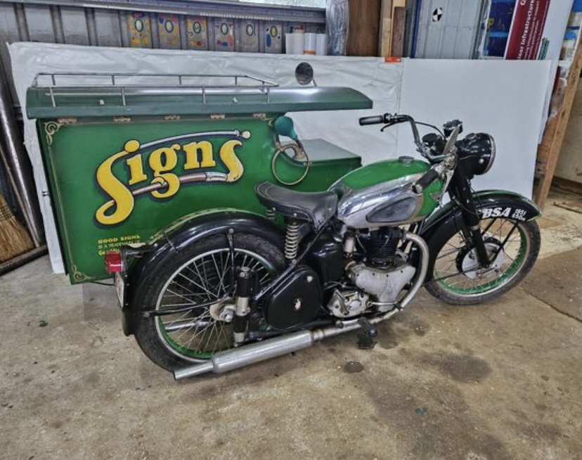 1951 BSA A10 GOLDEN FLASH ROAD