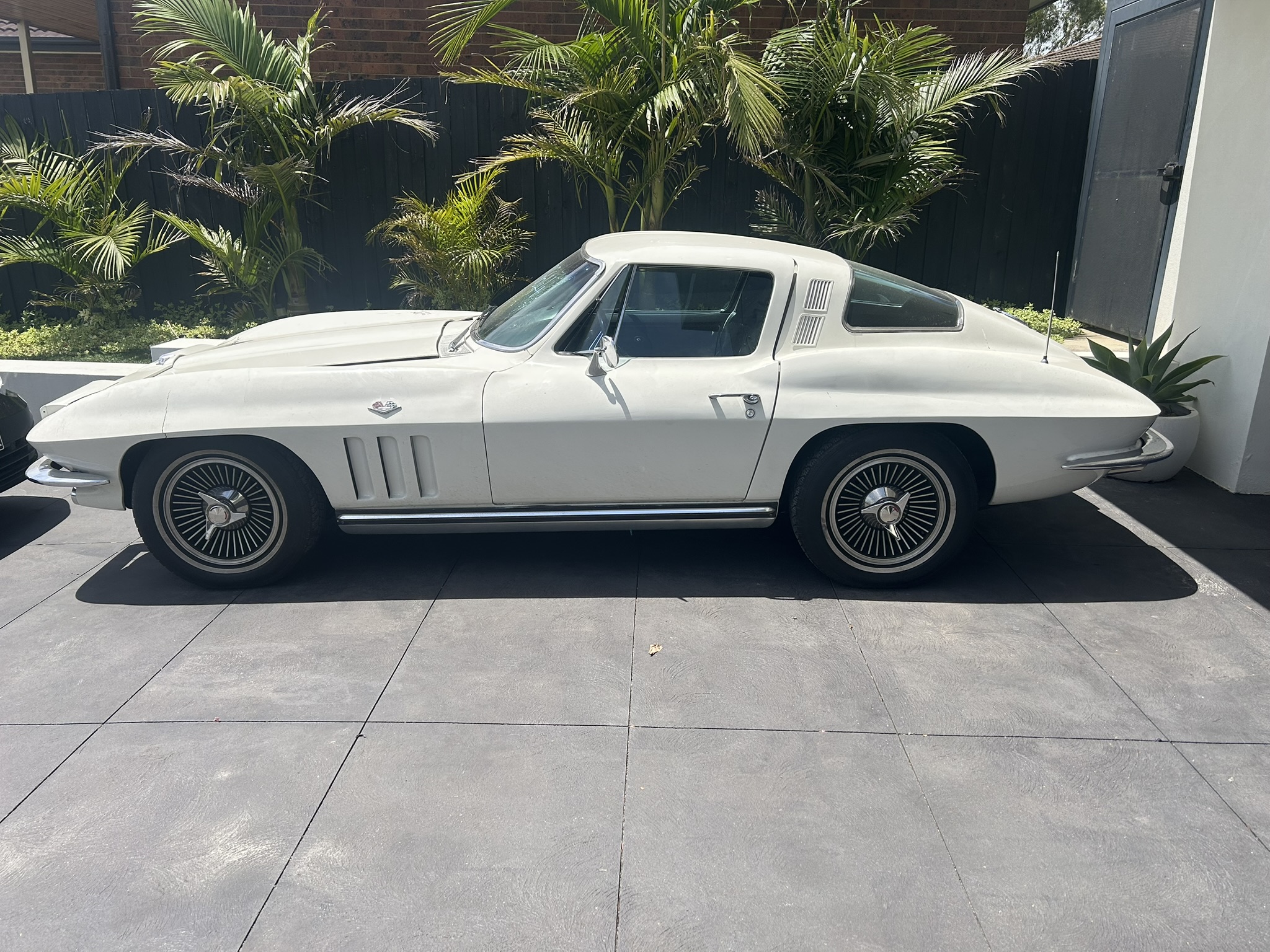1965 CHEVROLET CORVETTE STINGRAY AUTOMATIC COUPE