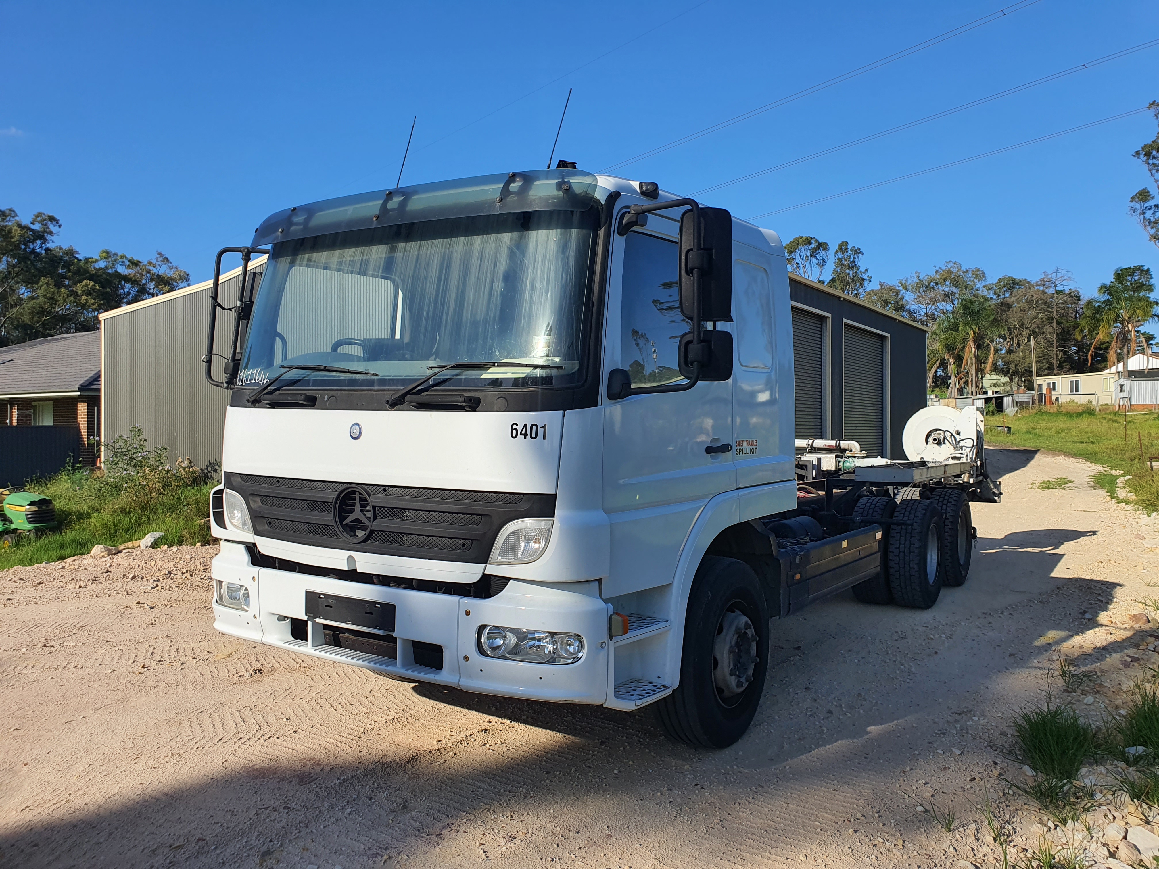 2005 MERCEDES-BENZ ATEGO 9 SP MANUAL CAB CHASSIS
